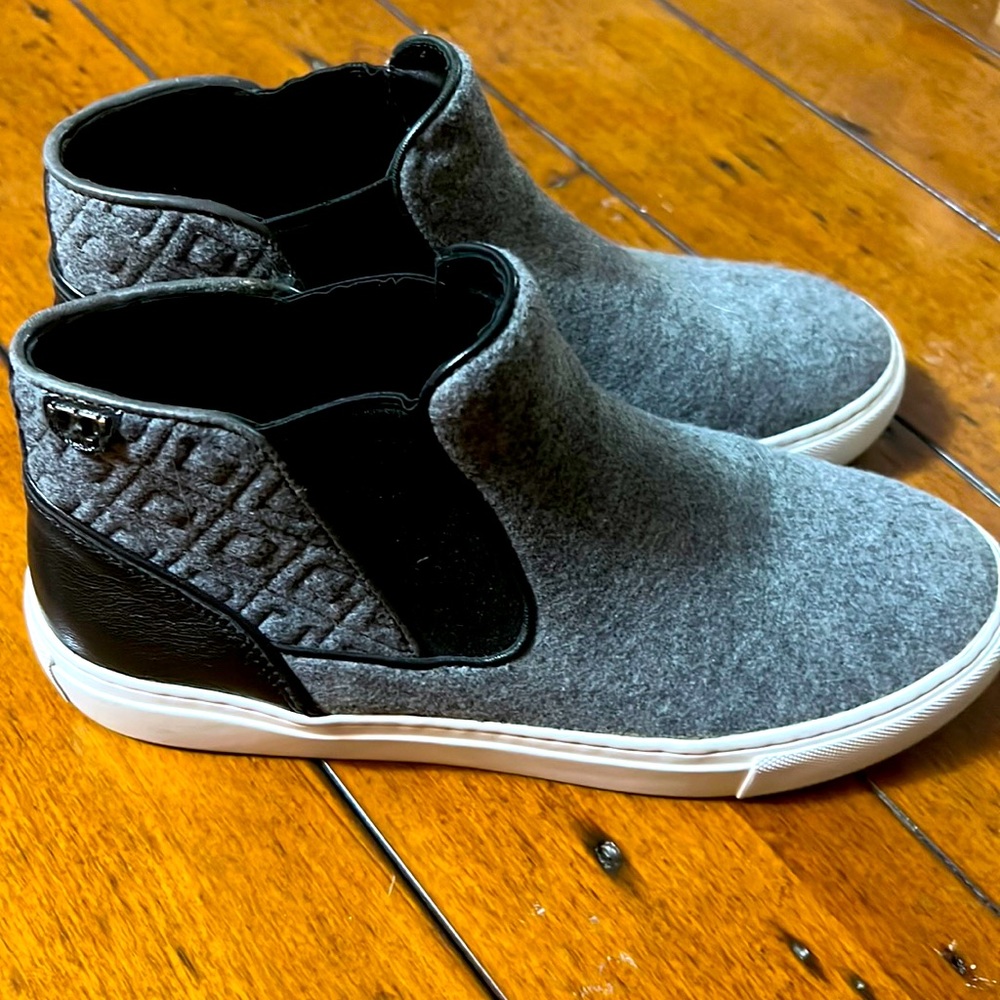 Tory Burch mid top sneakers in grey and black, size 8